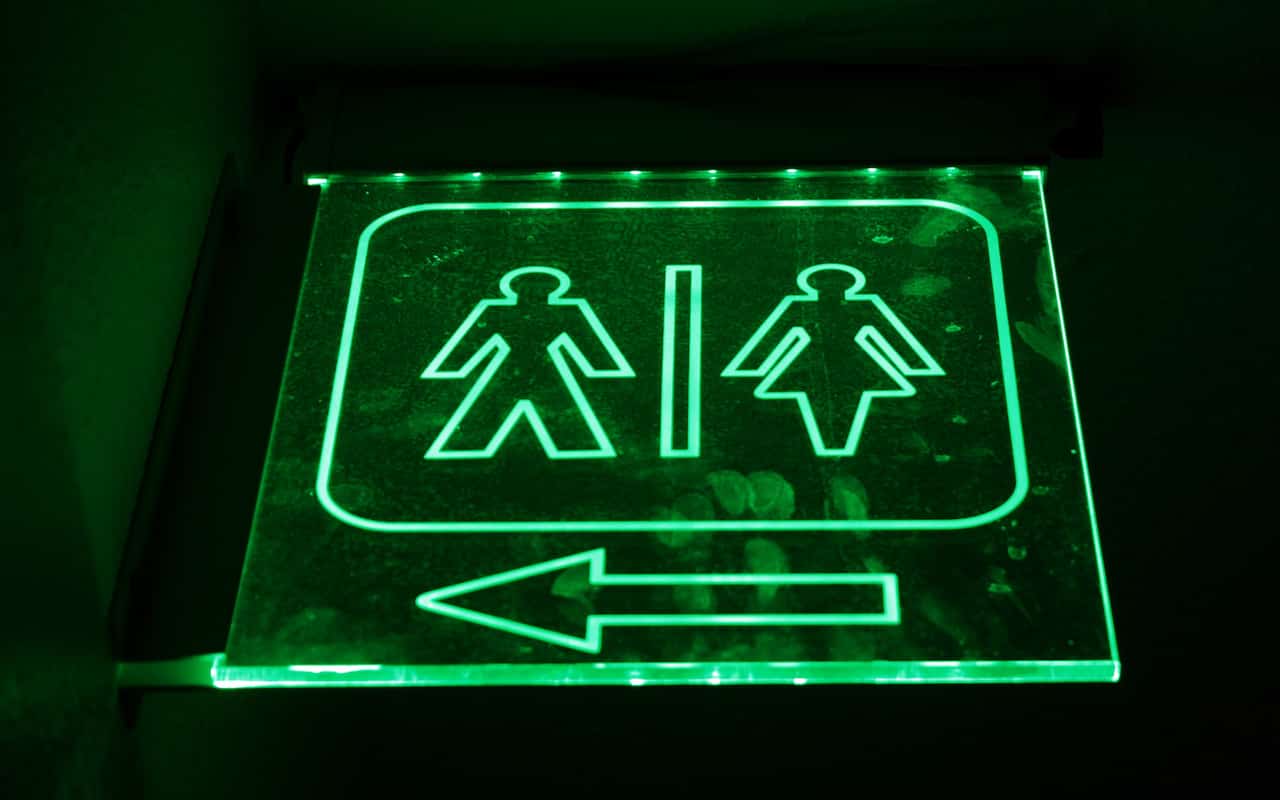 bar bathroom sign Image by Nina Edmondson from Pixabay